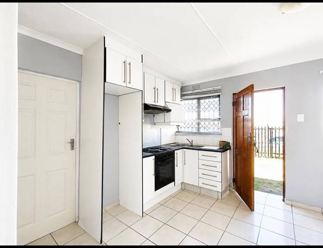 2 BEDROOM PROPERTY TO RENT IN NCAMBEDLANA